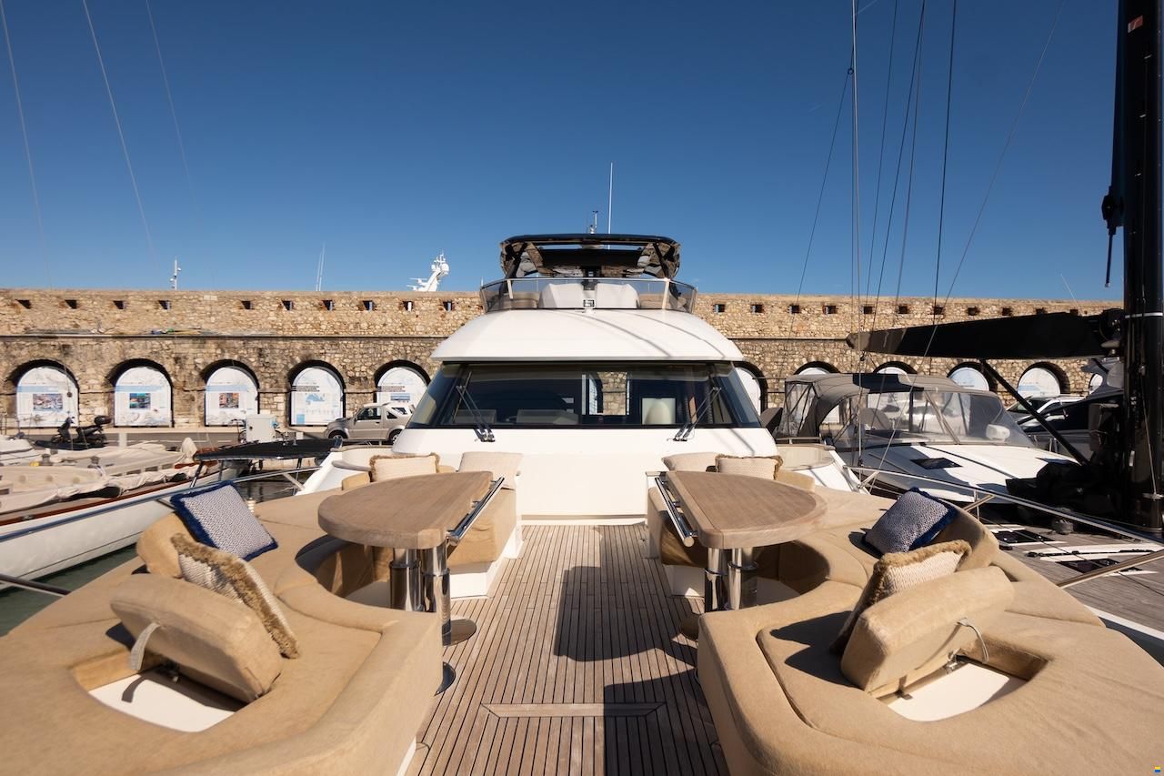 Monte Carlo Yachts 70