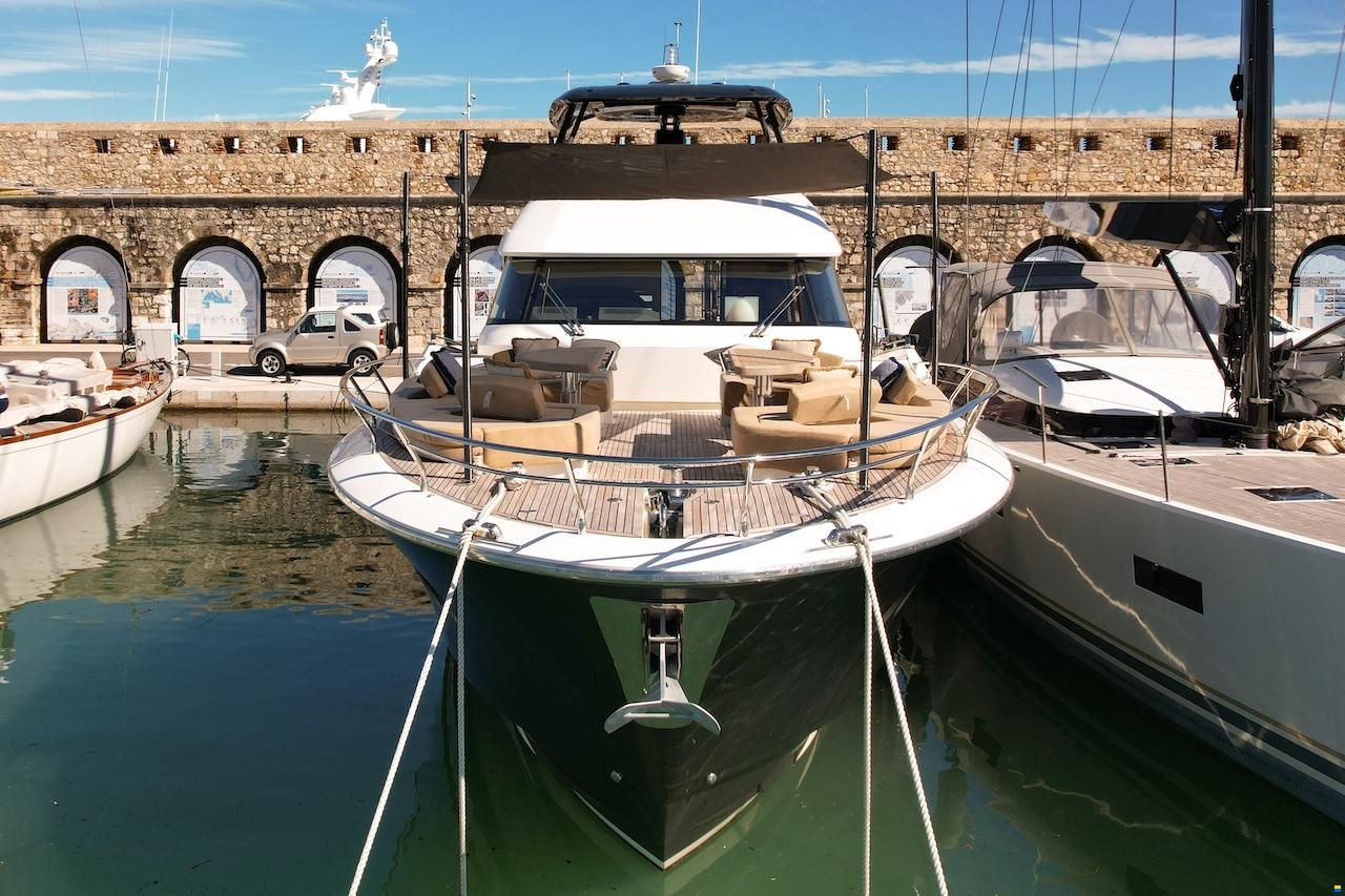 Monte Carlo Yachts 70