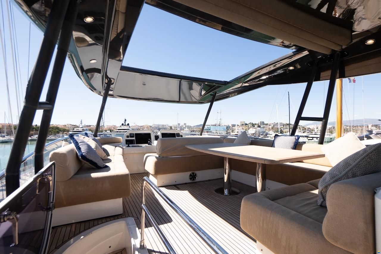 Monte Carlo Yachts 70