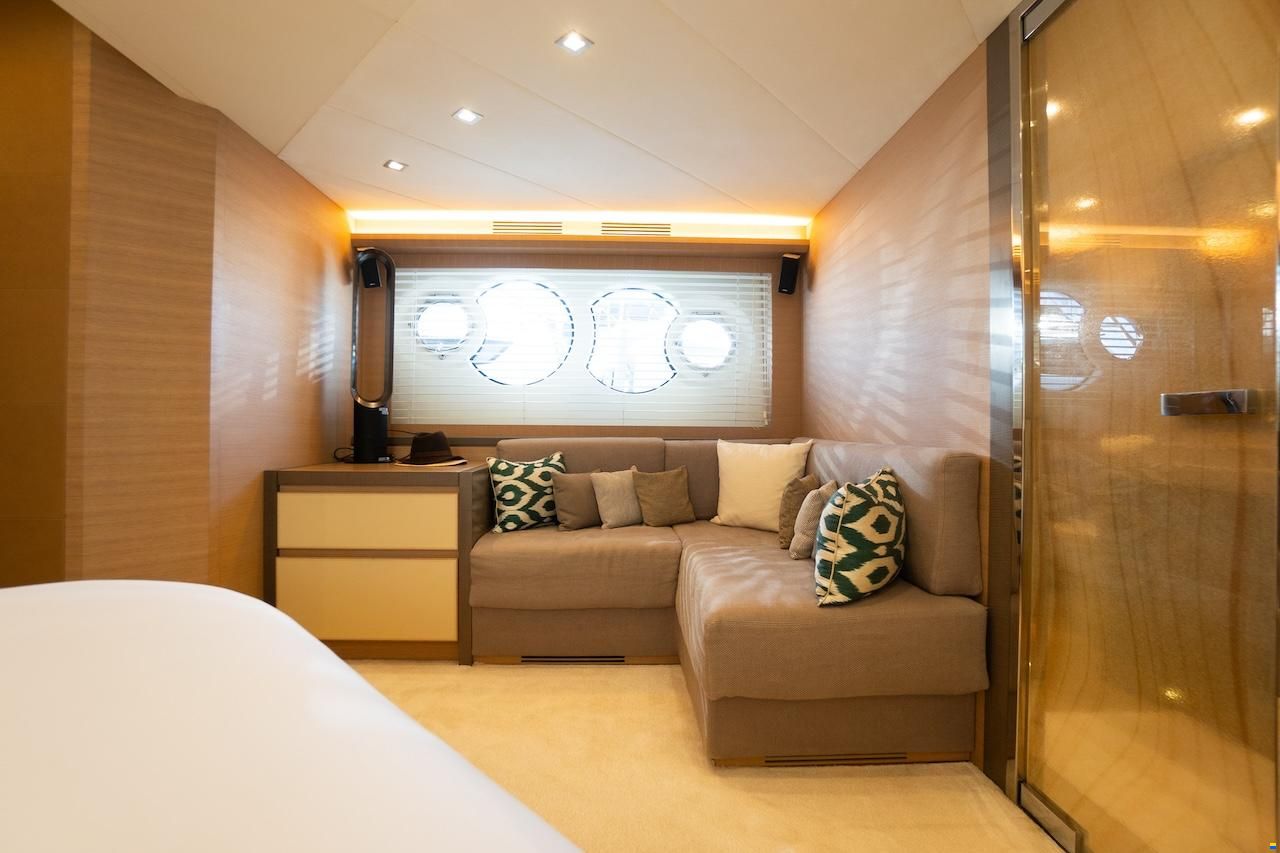 Monte Carlo Yachts 70