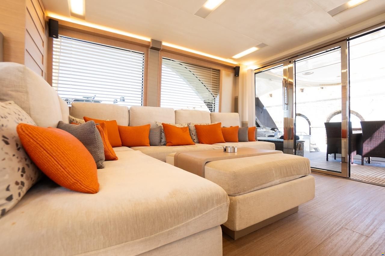 Monte Carlo Yachts 70