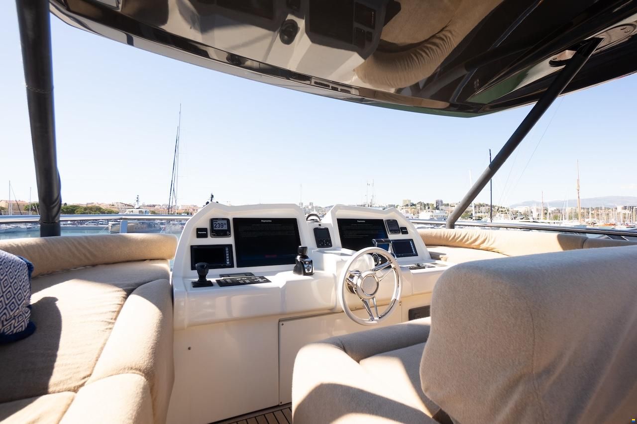Monte Carlo Yachts 70
