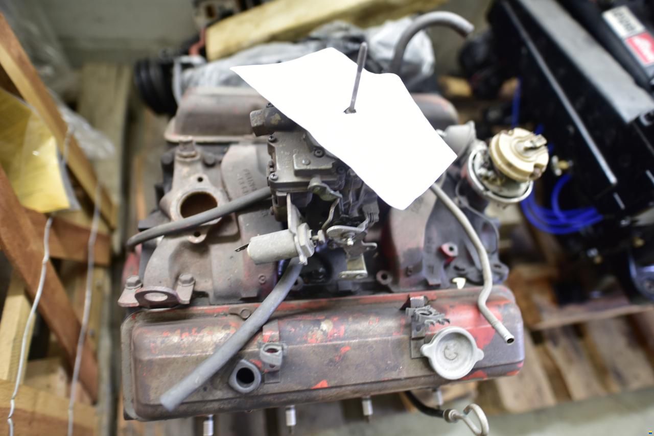 Volvo Penta 5.7 L V8 als Ersatzteilträger