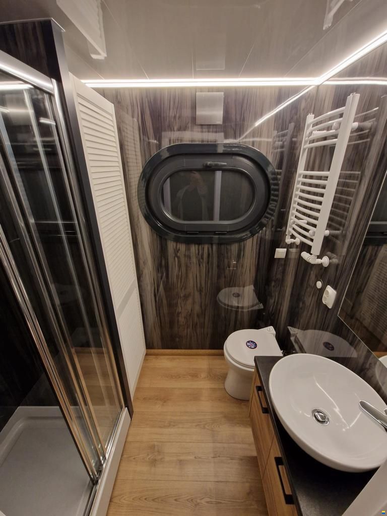 CampiBoat Campi 460 Ihr schwimmendes Zuhause Sauna