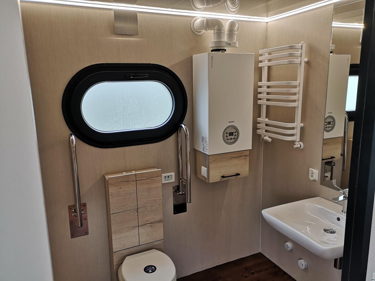 CampiBoat Campi 460 Ihr schwimmendes Zuhause Sauna