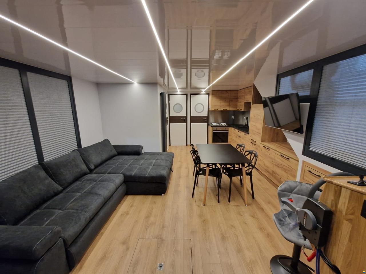 CampiBoat Campi 460 Ihr schwimmendes Zuhause Sauna