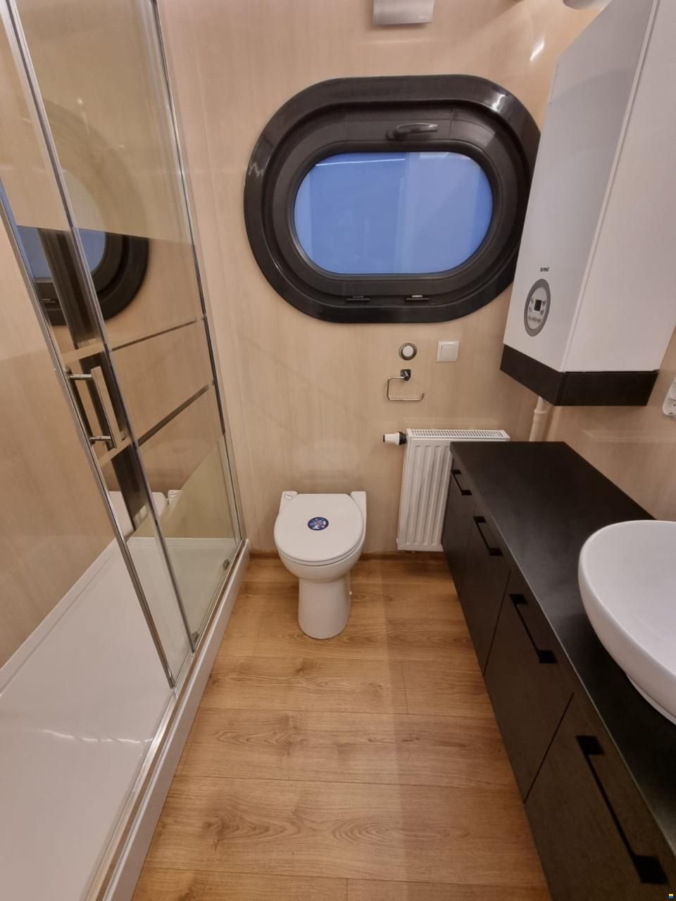 CampiBoat Campi 460 Ihr schwimmendes Zuhause Sauna