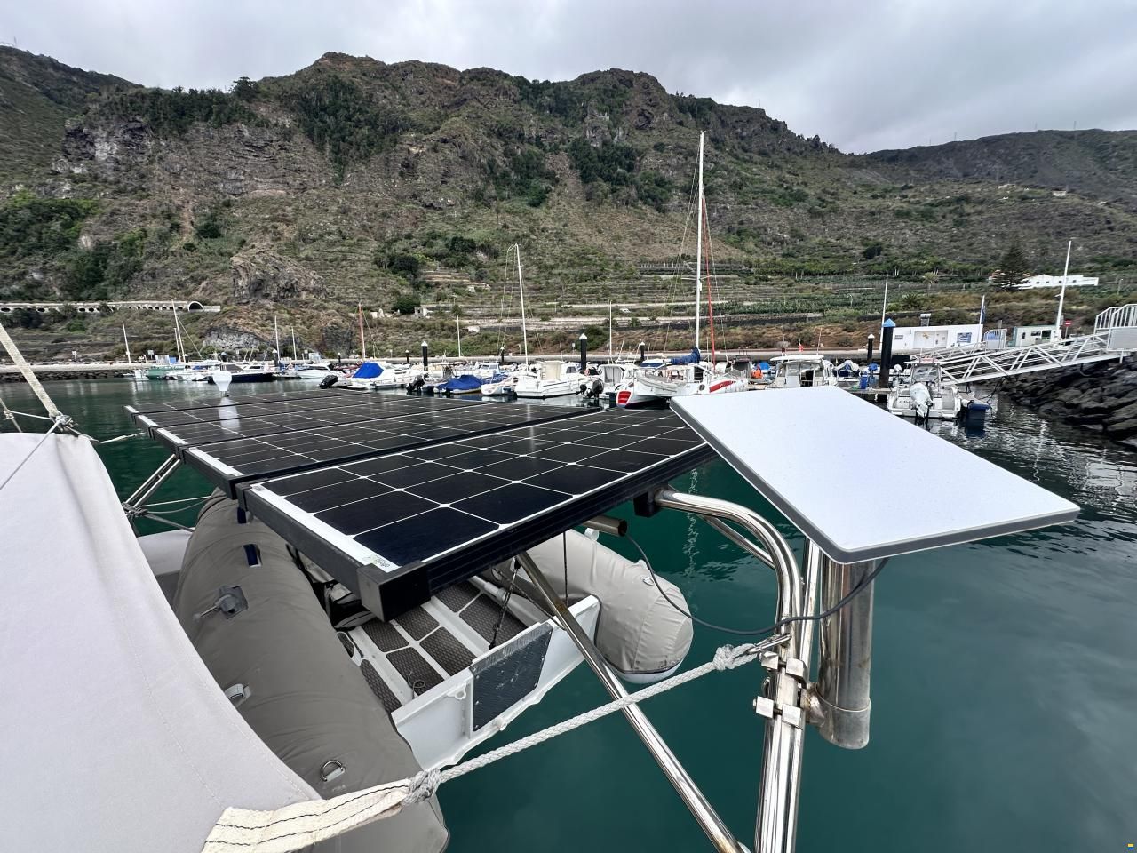 Prout Snowgoose 37