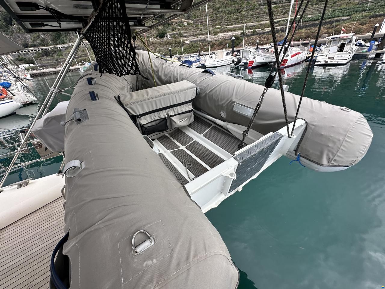 Prout Snowgoose 37