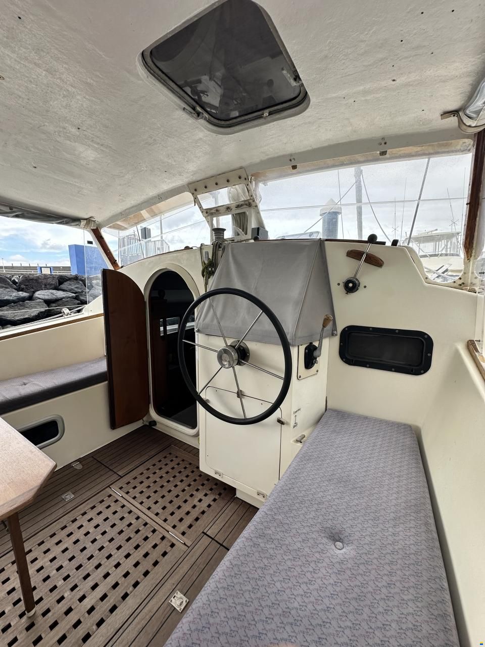 Prout Snowgoose 37