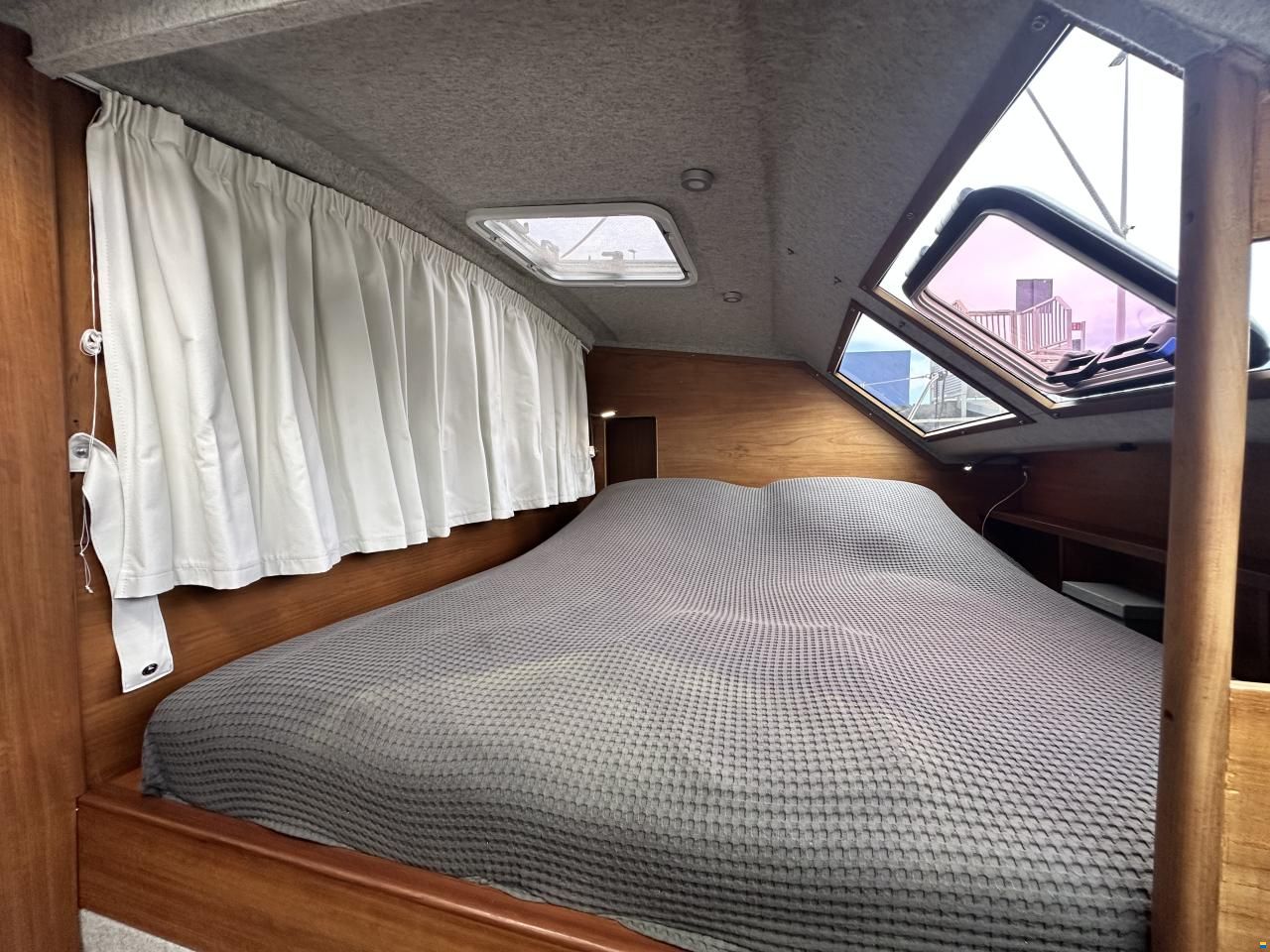 Prout Snowgoose 37