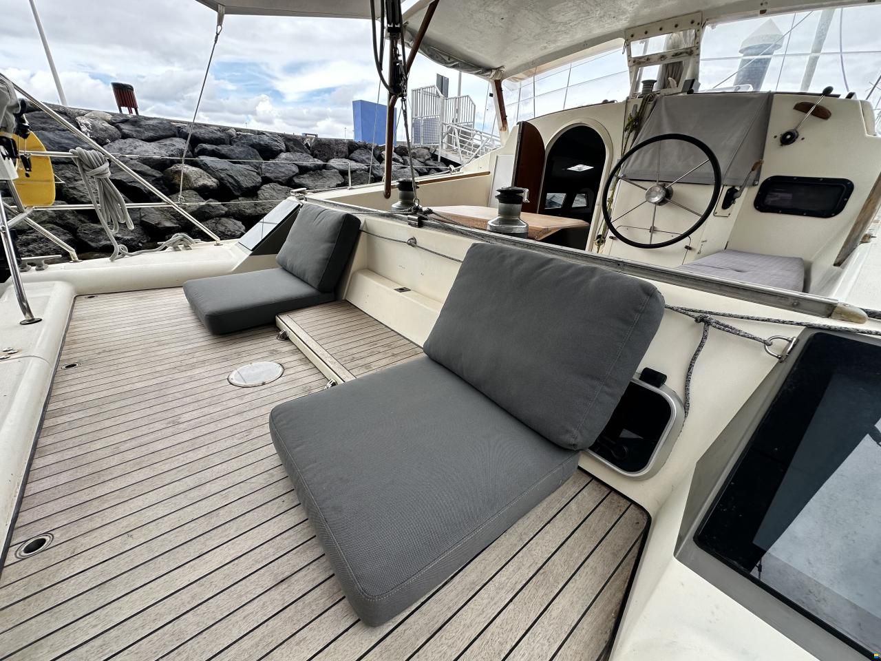 Prout Snowgoose 37