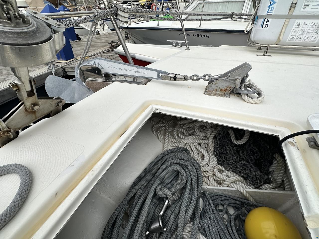 Prout Snowgoose 37