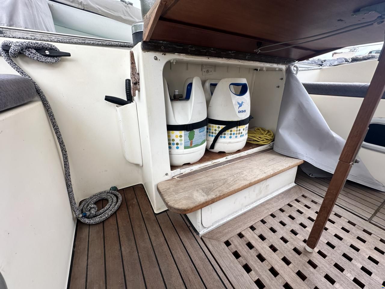Prout Snowgoose 37