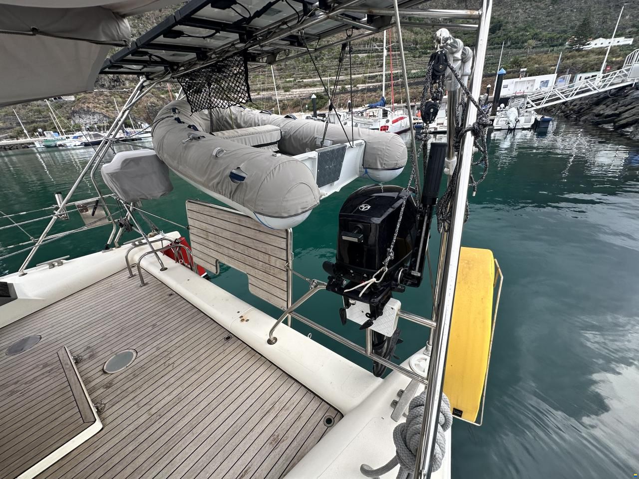 Prout Snowgoose 37