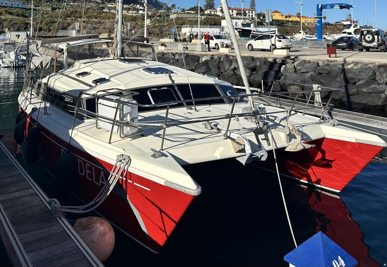 Prout Snowgoose 37