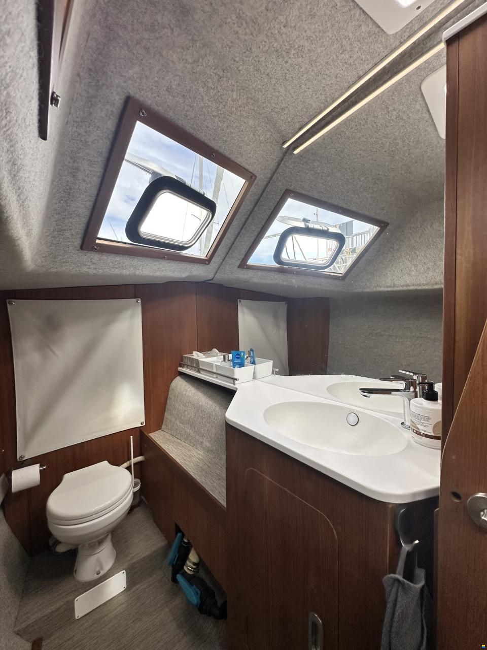 Prout Snowgoose 37