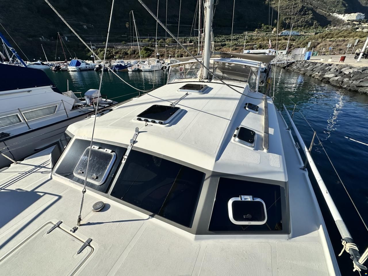 Prout Snowgoose 37