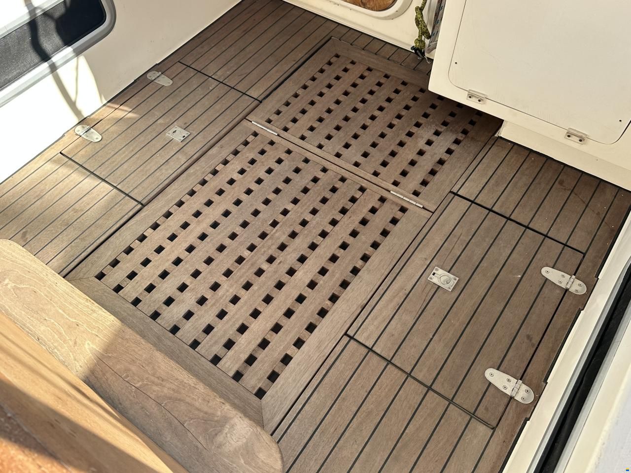 Prout Snowgoose 37