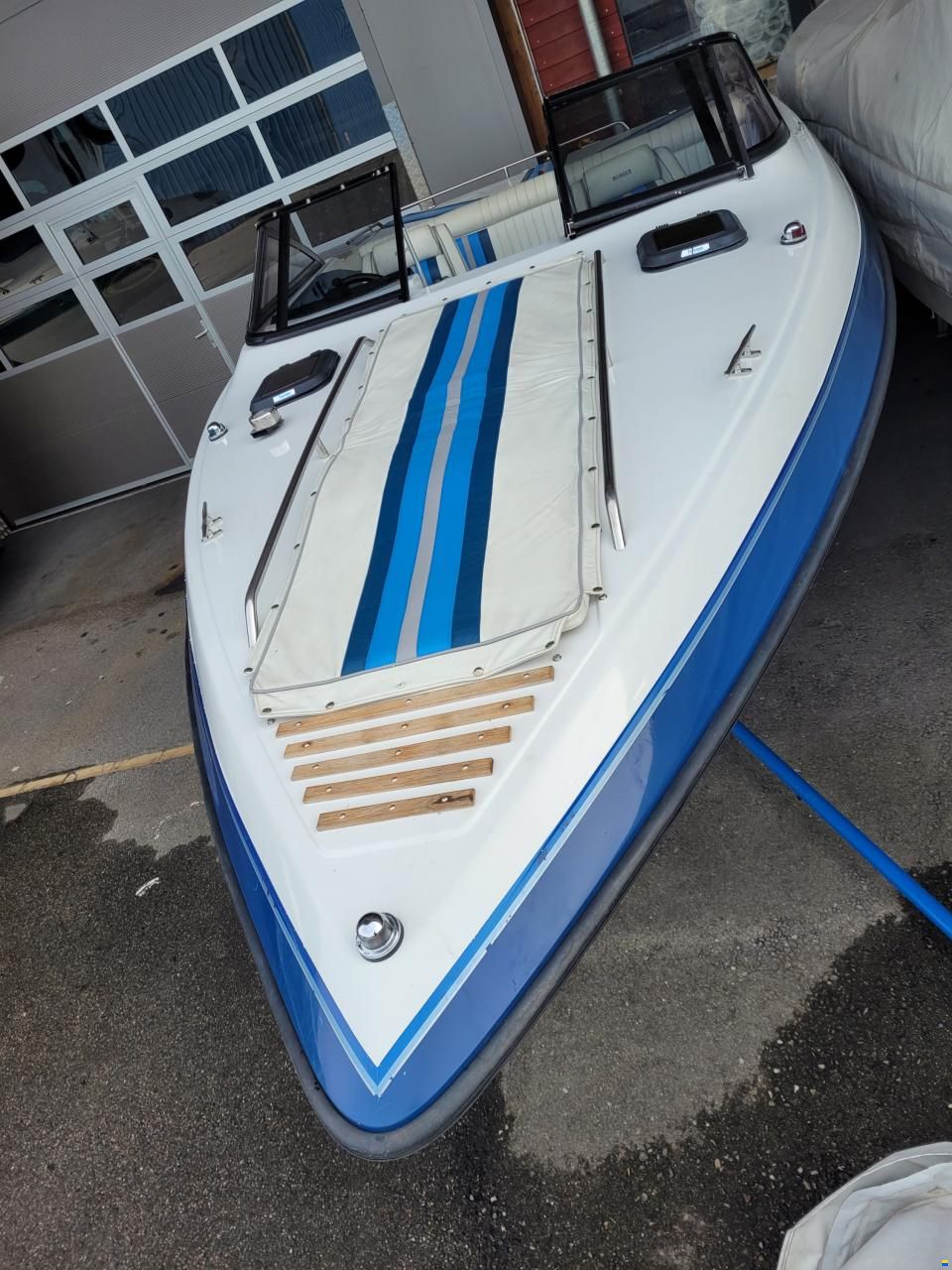 Invader V 204