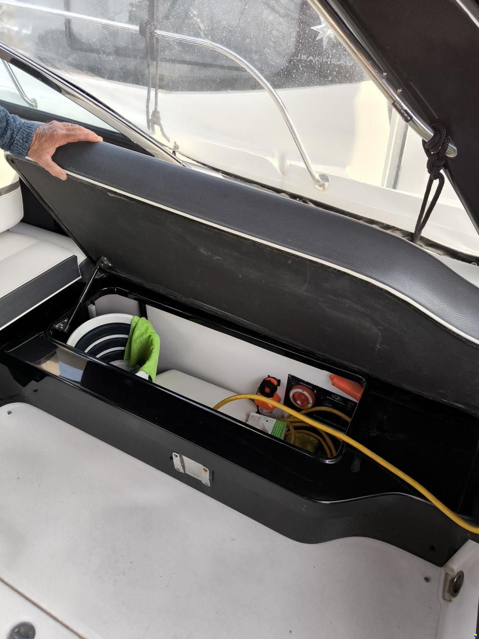 REGAL MARINE 2800 BOWRIDER