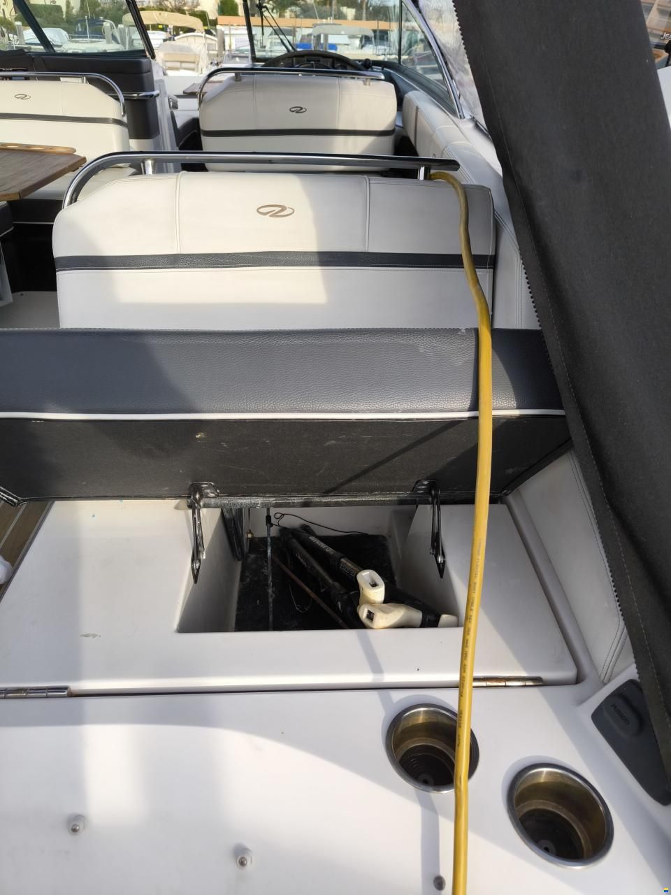 REGAL MARINE 2800 BOWRIDER