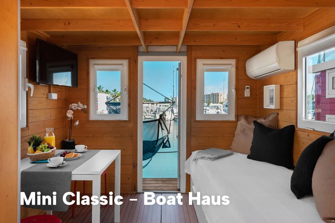 Boat Haus Mediterranean 6x3 Classic Hous
