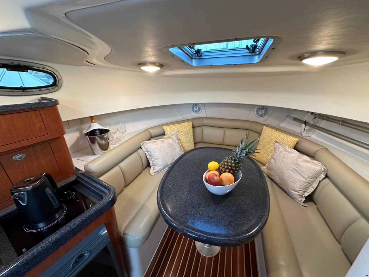 Boston Whaler 305 Conquest