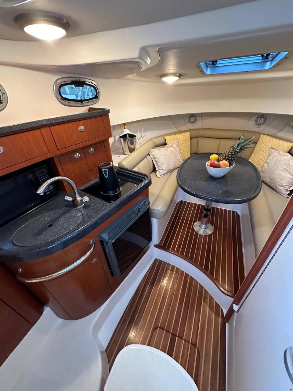 Boston Whaler 305 Conquest