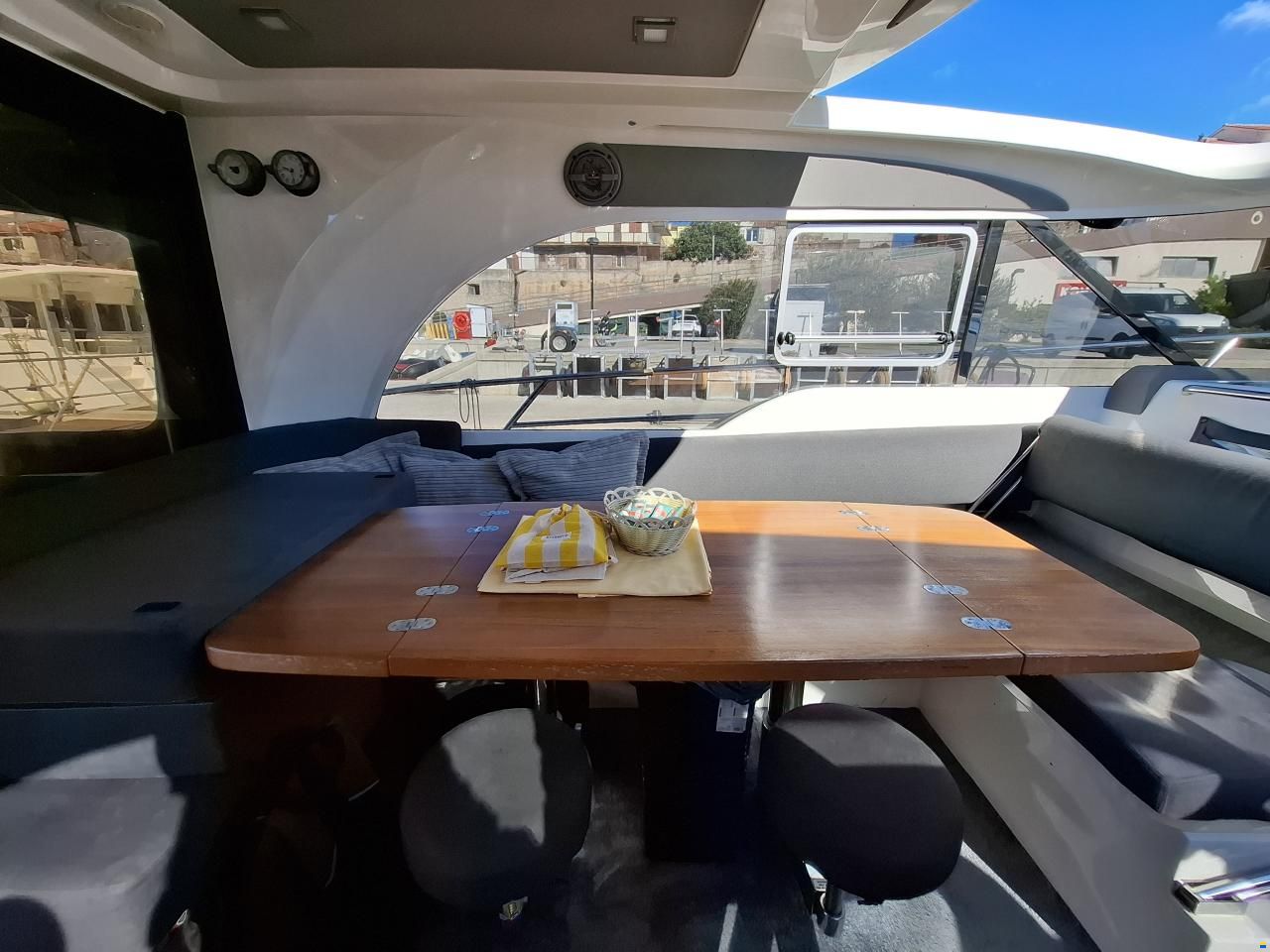 Marex 375