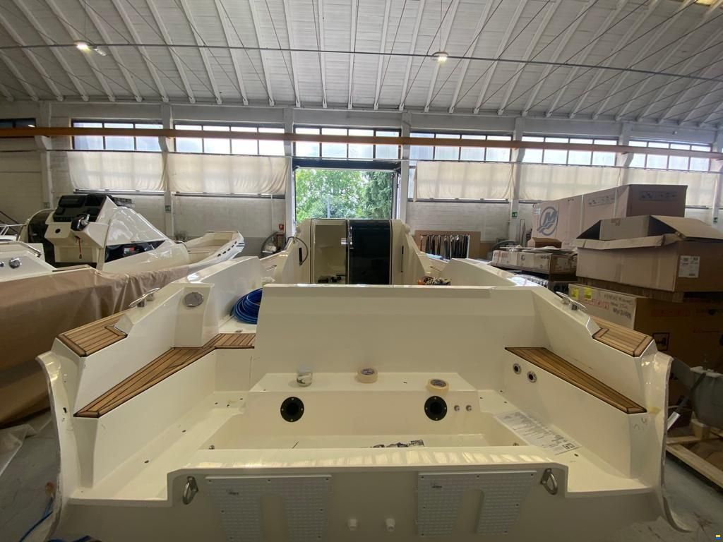 Nuova Jolly Prince 33 Sport Cabin
