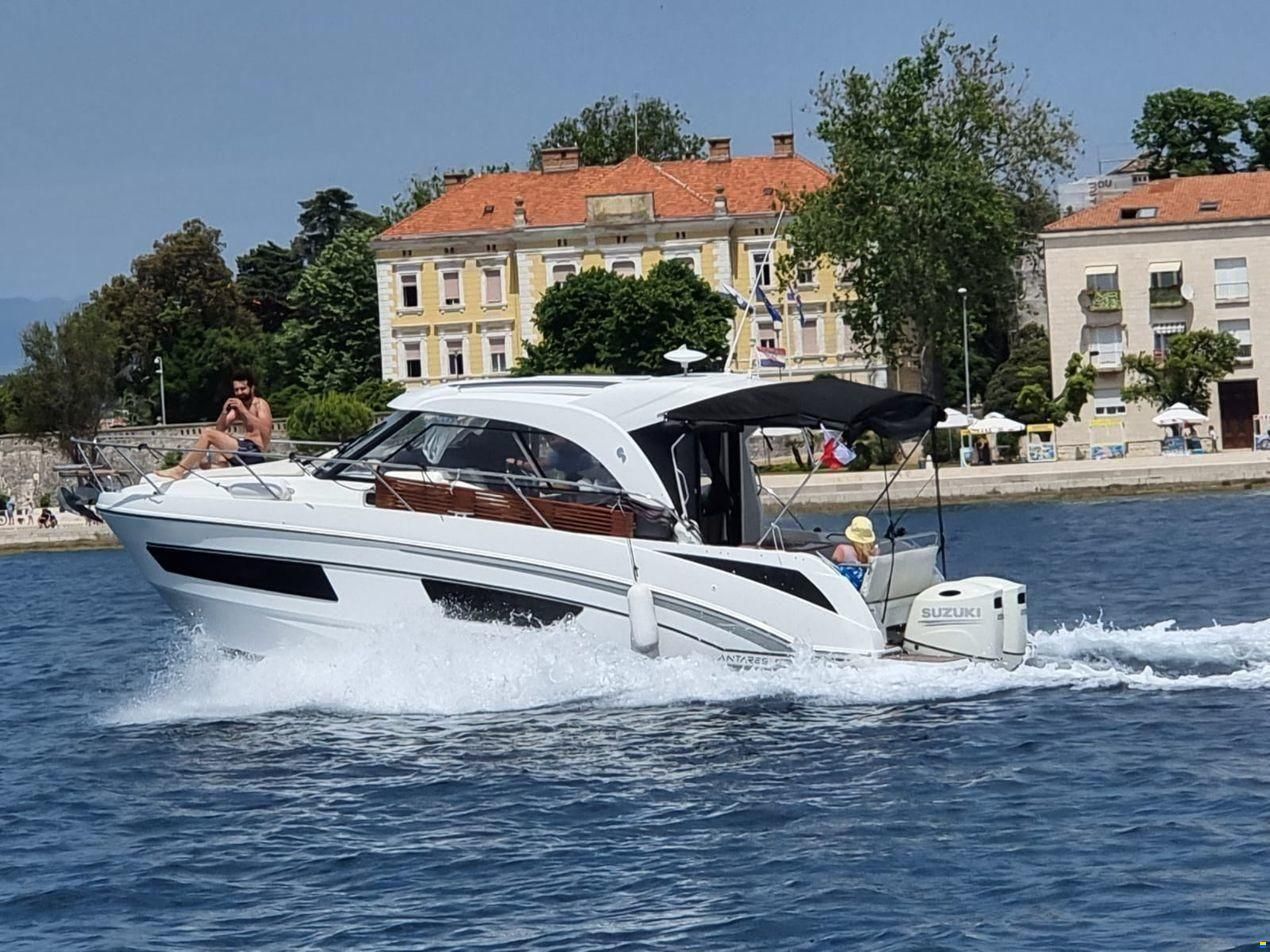 Beneteau Antares 9