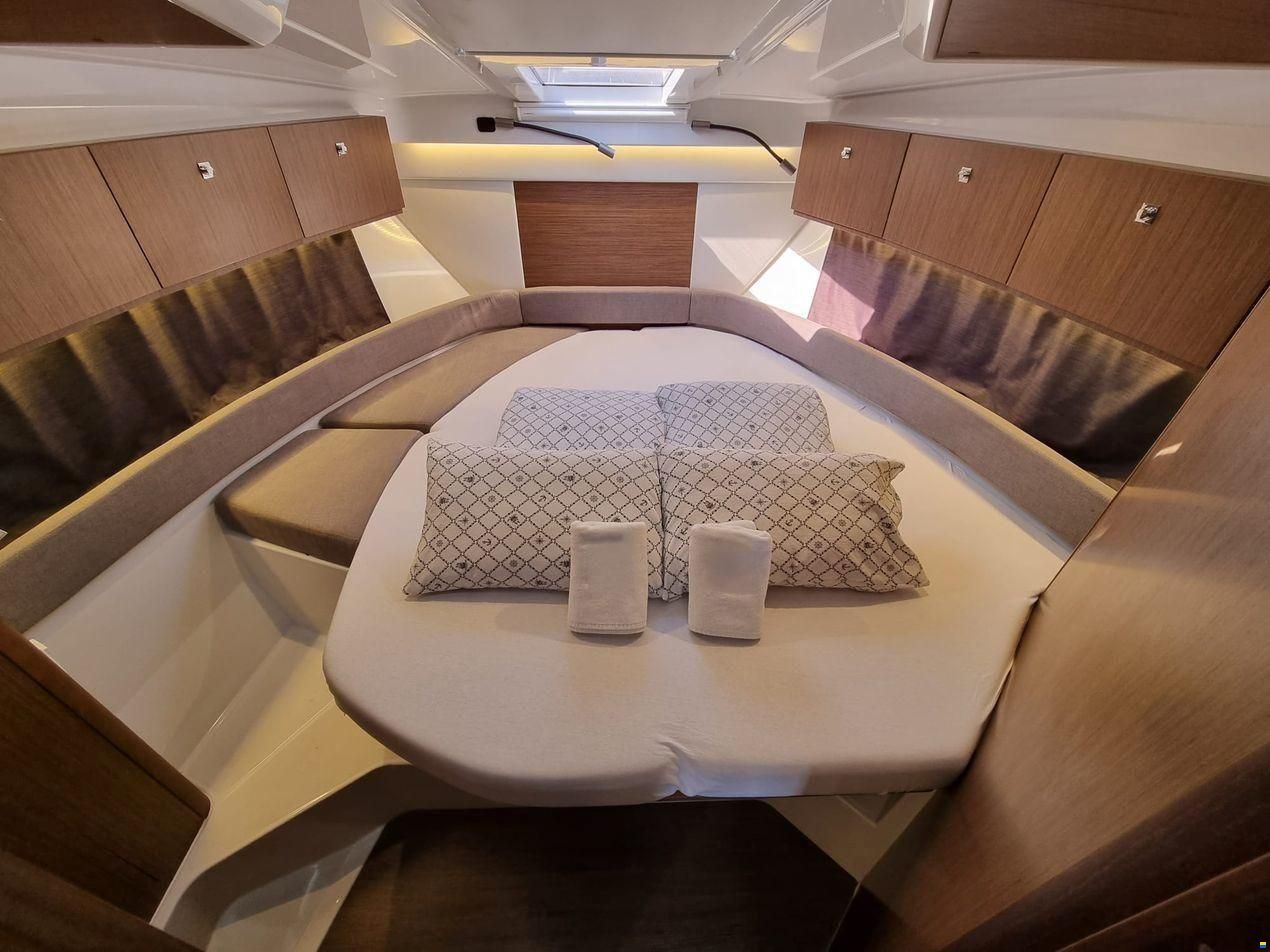 Beneteau Antares 9