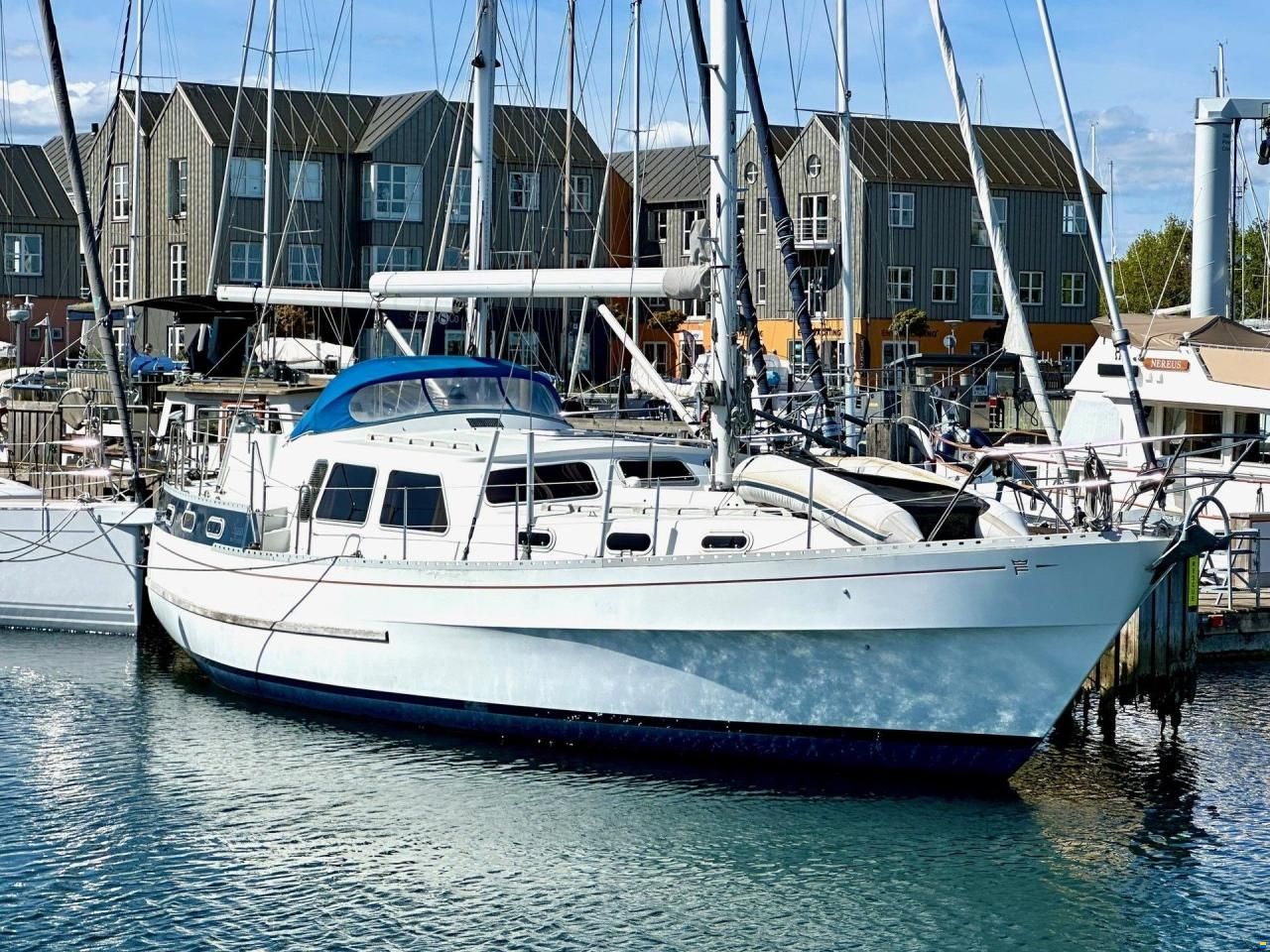 Finnrose 45 Deck saloon