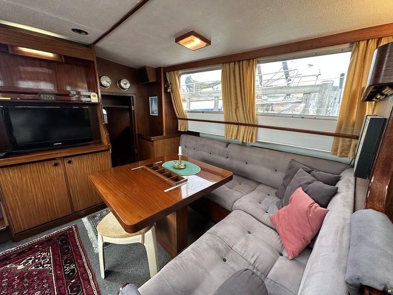 Finnrose 45 Deck saloon