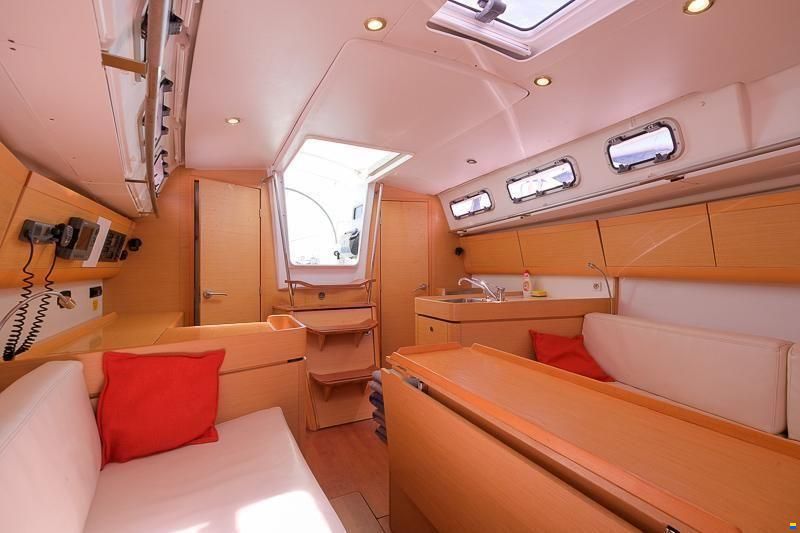 Beneteau First 35