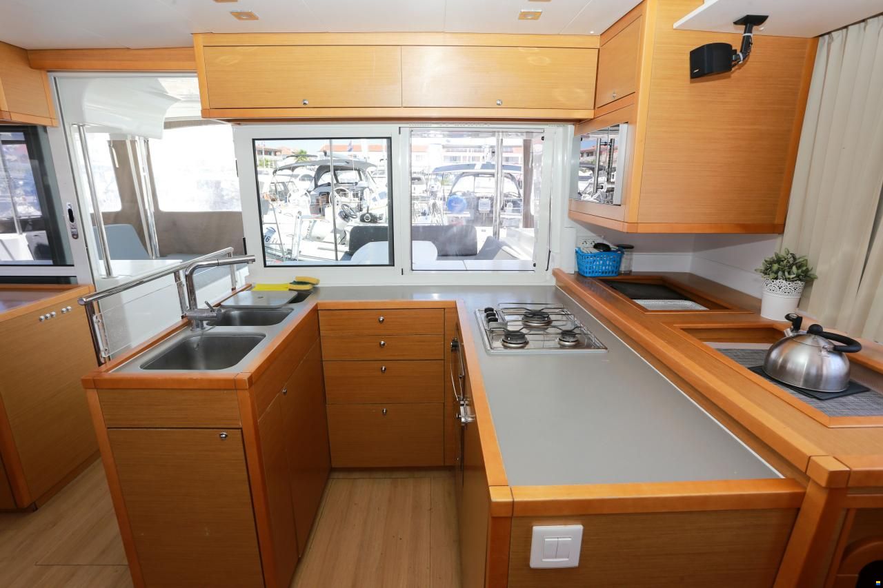 Lagoon 450