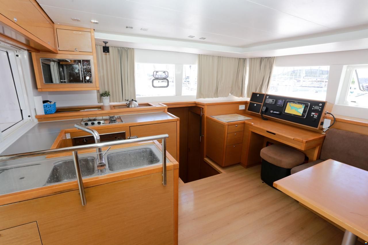 Lagoon 450