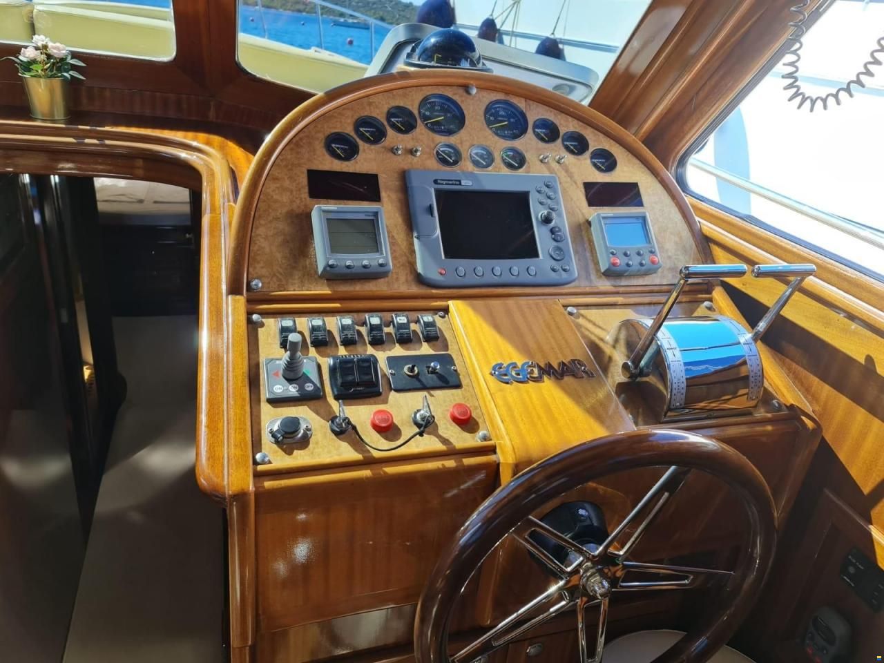 Egemar Liberty 48