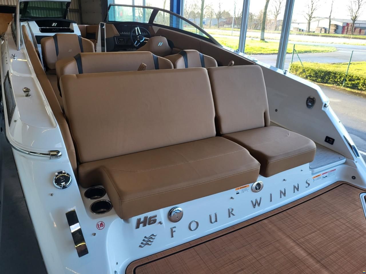 Four Winns H6