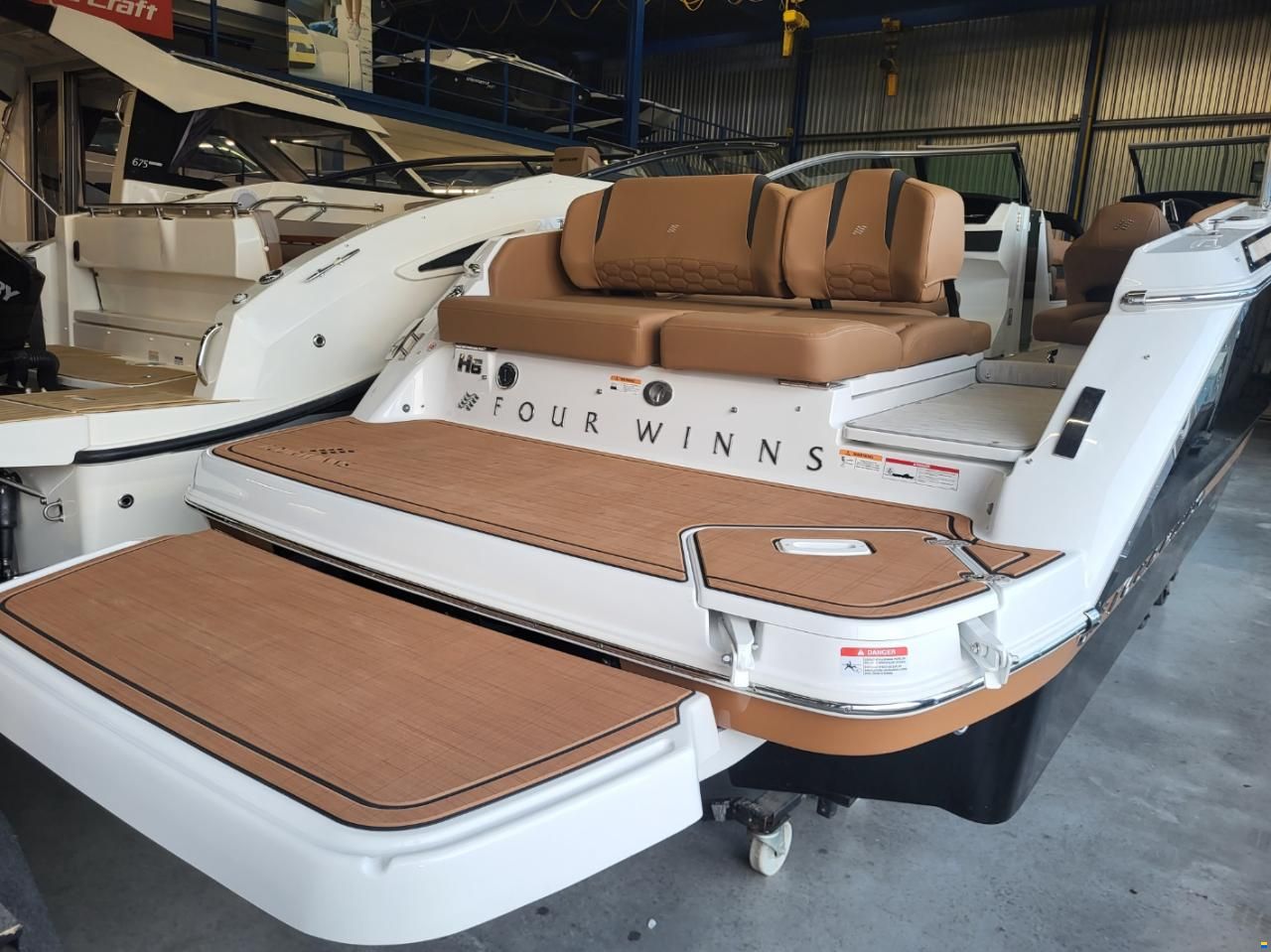 Four Winns H6
