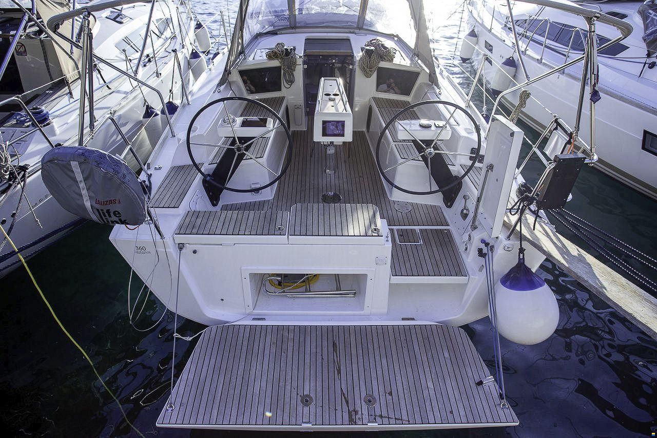Dufour 360 Grand Large