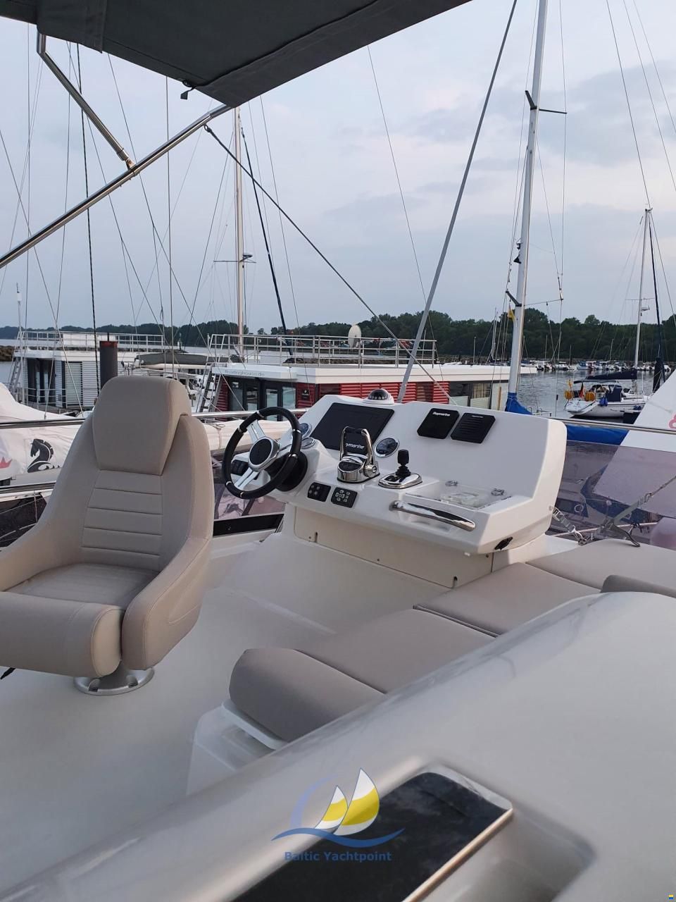 Prestige 420 Fly