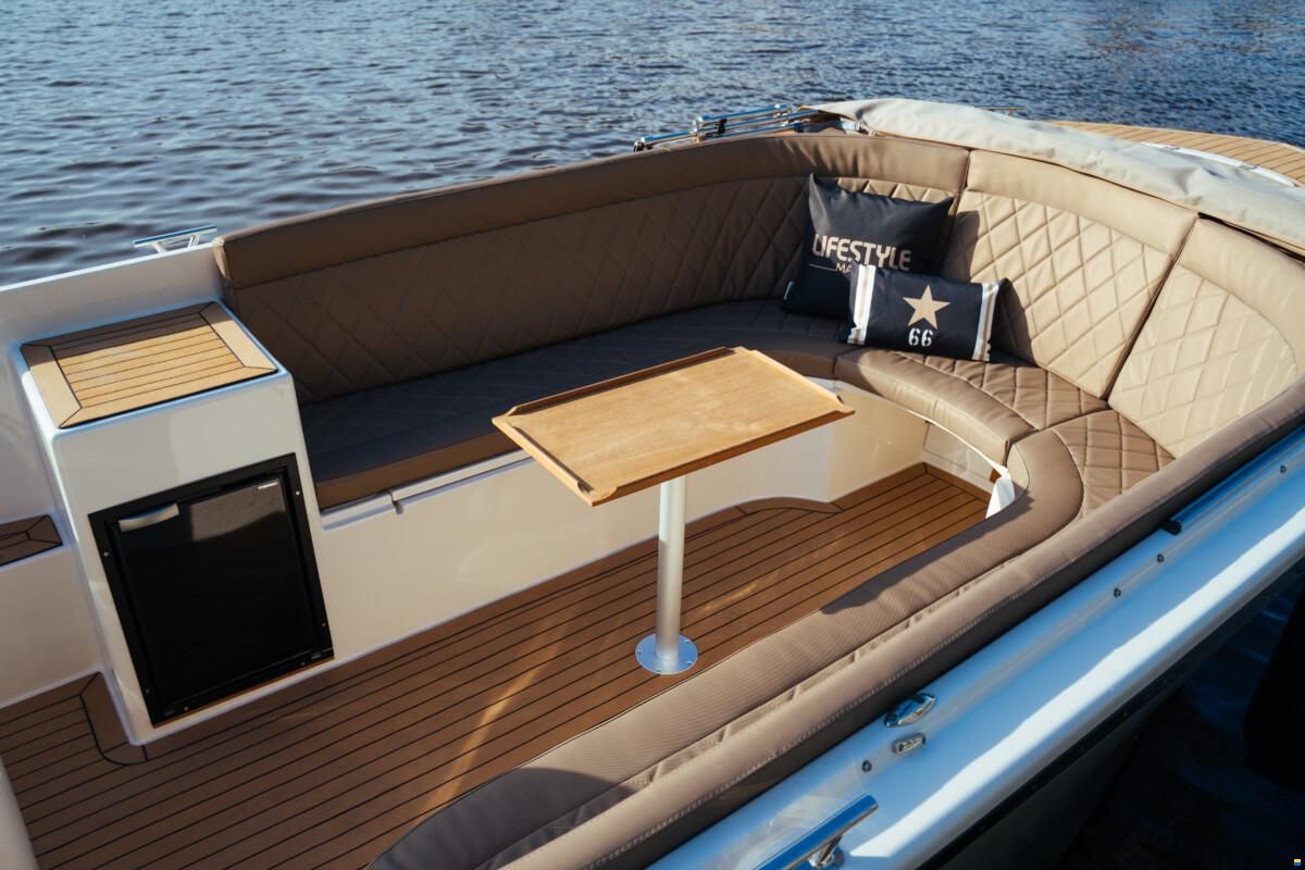 Lifestyle Marine 780 Tender