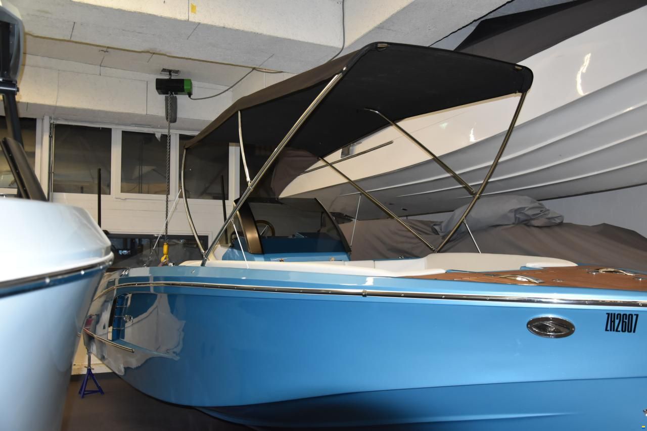 Ganz Boats Ovation 7.6 Open