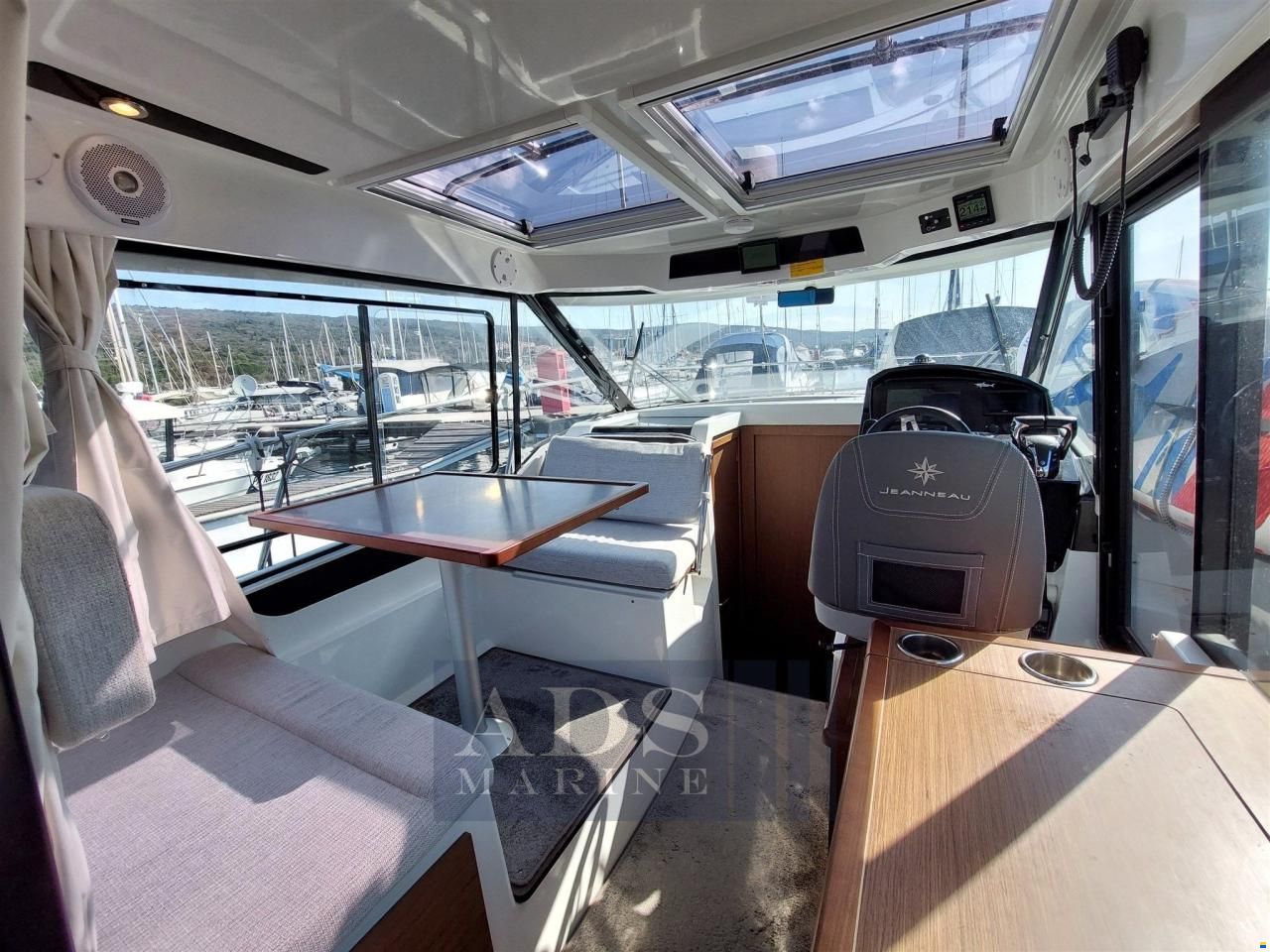 Jeanneau Merry Fisher 895