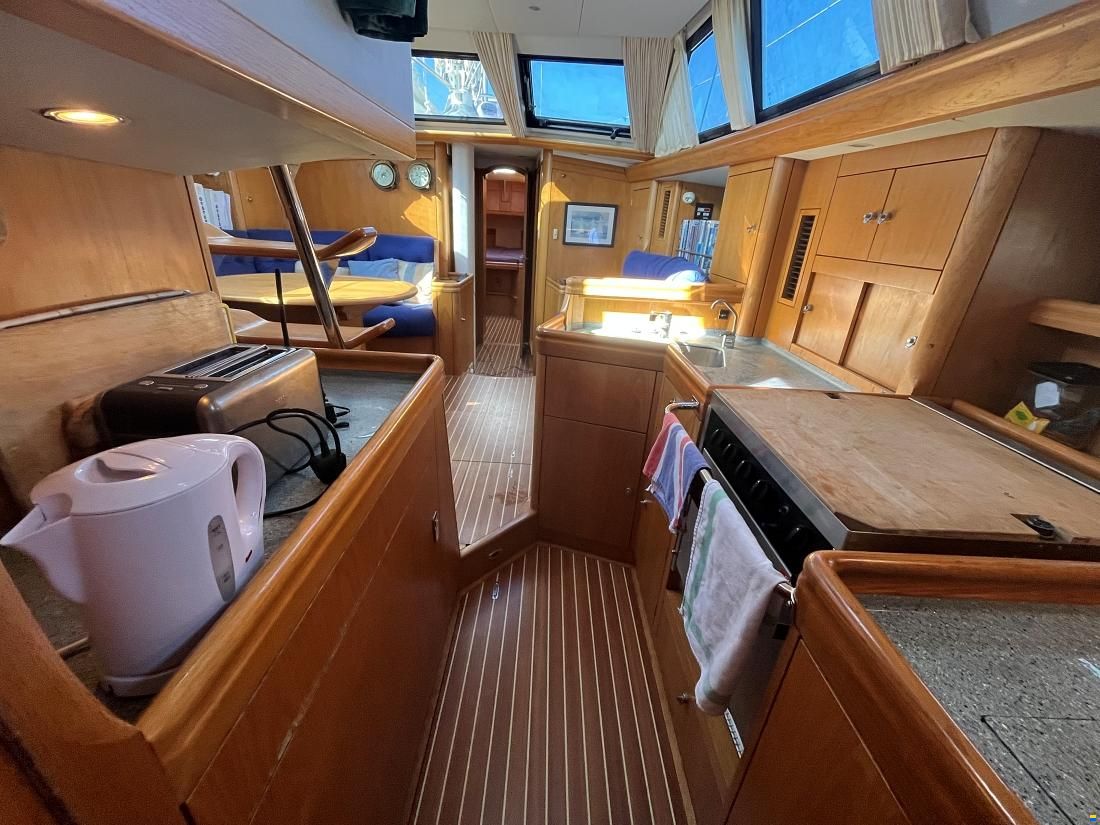 Oyster 485