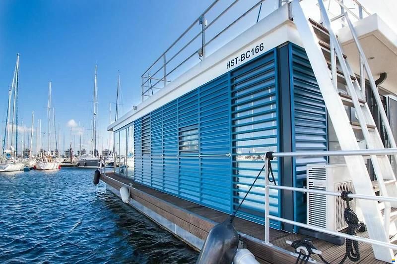 Floating Home 44