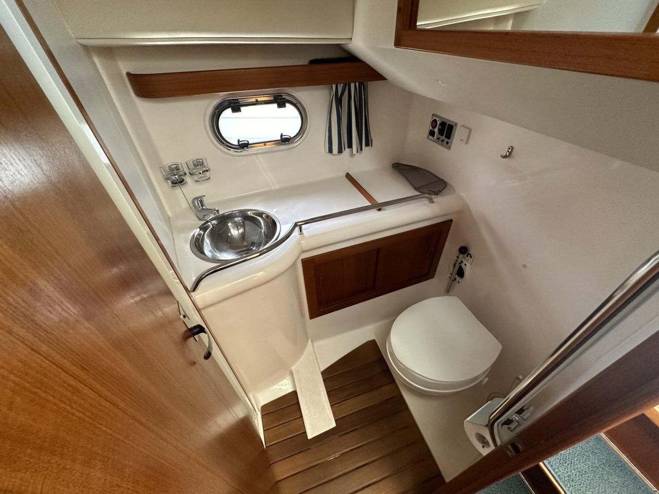 NIMBUS BOATS NIMBUS 380 COUPE