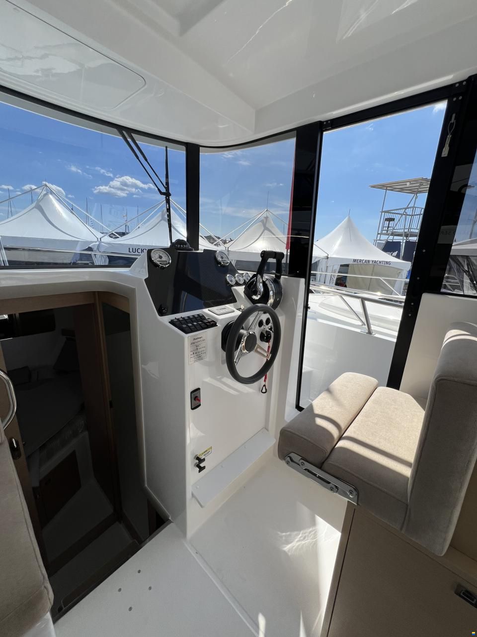 Rodman 890 Ventura HT
